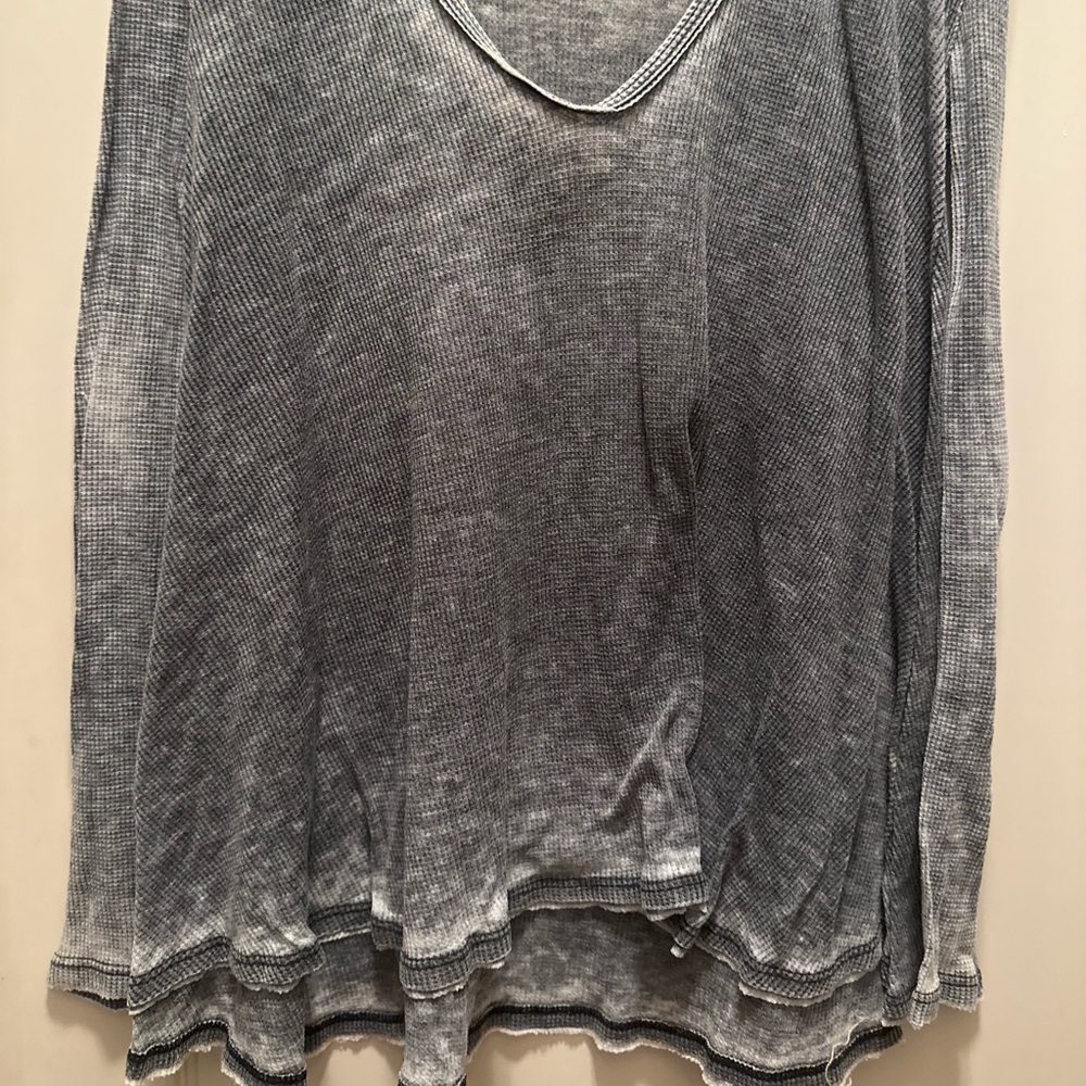 š£Free People Heather Gray Waffle Knit Top - Picture 7 of 8